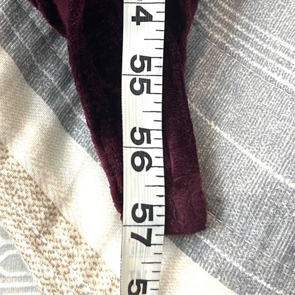 VTG PG Collections,Burgundy Velvet, Low V-Neck, Pockets, Stirrup Pants Romper, 8 - Picture 11 of 11